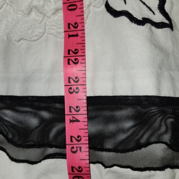 Bianca Nygard black and white skirt with sequined flower applicaes size 14 - Picture 11 of 13